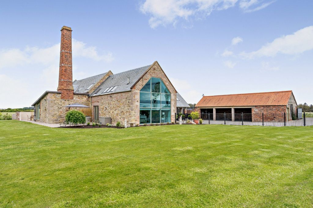 Property photo 2 of 47 Picture No. 20