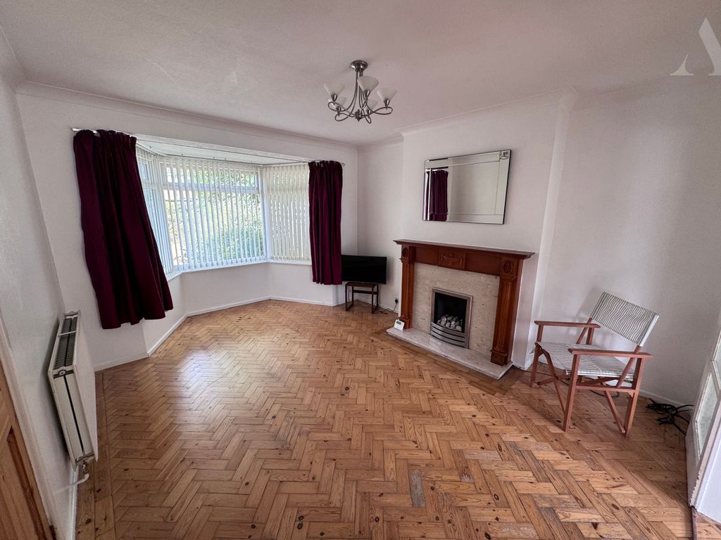Property photo 2 of 14 17 Tanhouse Farm Road Reception Room 1
