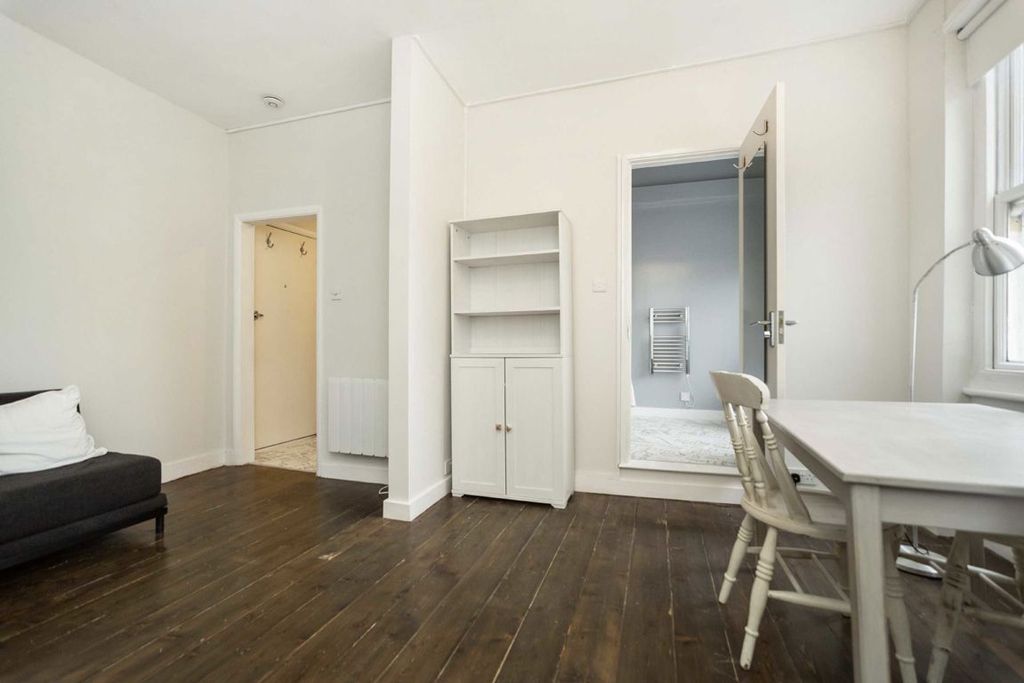 Property photo 3 of 4