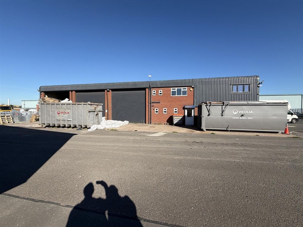 Property photo 2 of 10