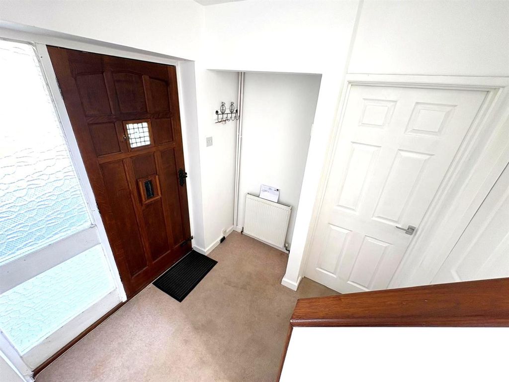 Property photo 2 of 21 B0E61B84-344d-45Ca-B7Ff-9749c1656c56.Jpg