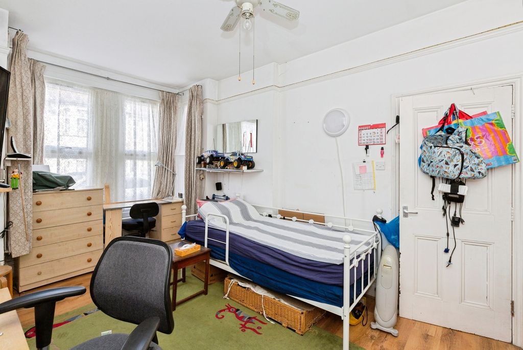 Property photo 3 of 14 Photo