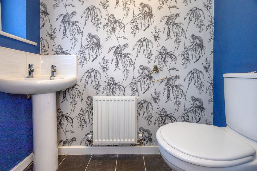 Property photo 2 of 20