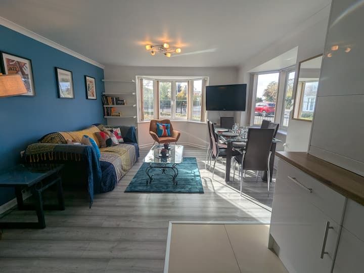 Property photo 1 of 28