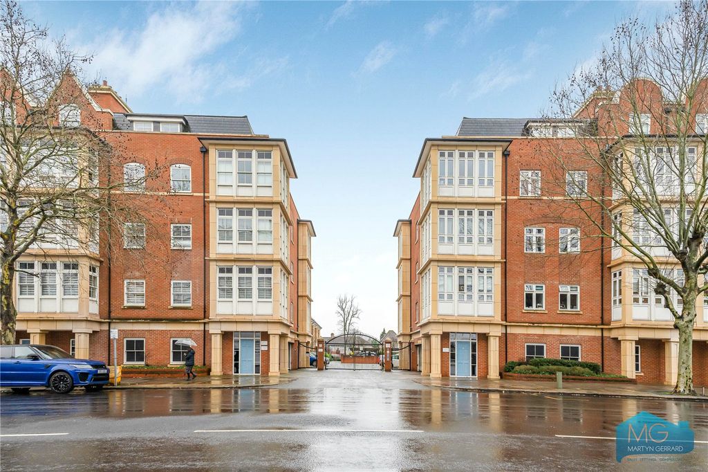 Property photo 1 of 24 Picture No. 12