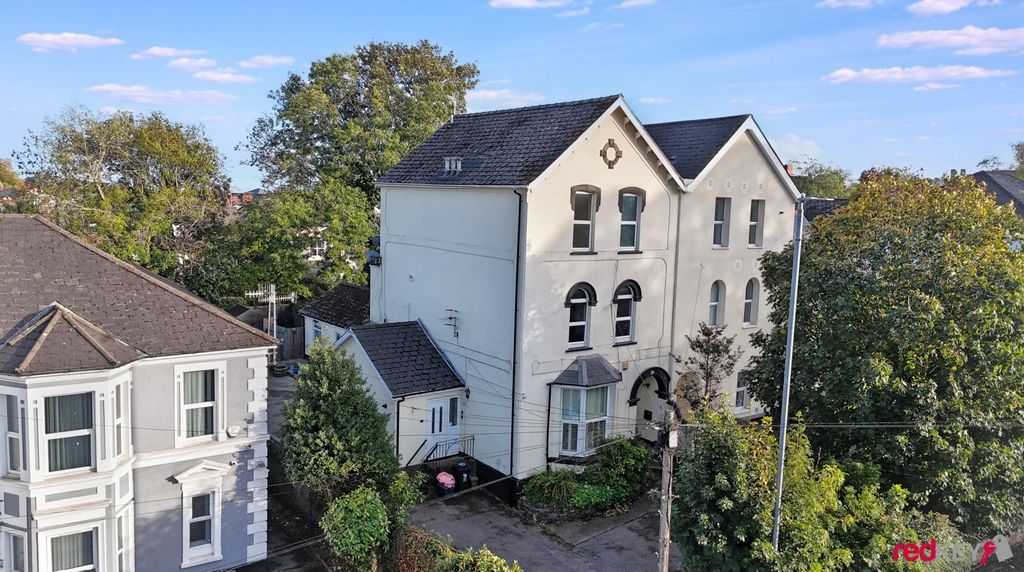 Property photo 1 of 10 External