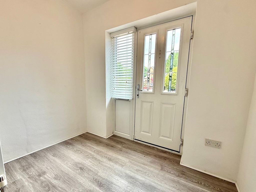 Property photo 2 of 40 Picture No. 81