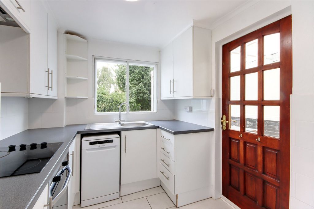 Property photo 3 of 12 Kitchen