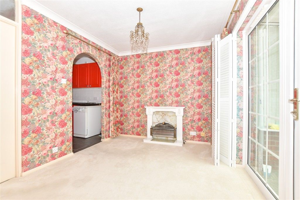 Property photo 3 of 15 Lounge/Diner