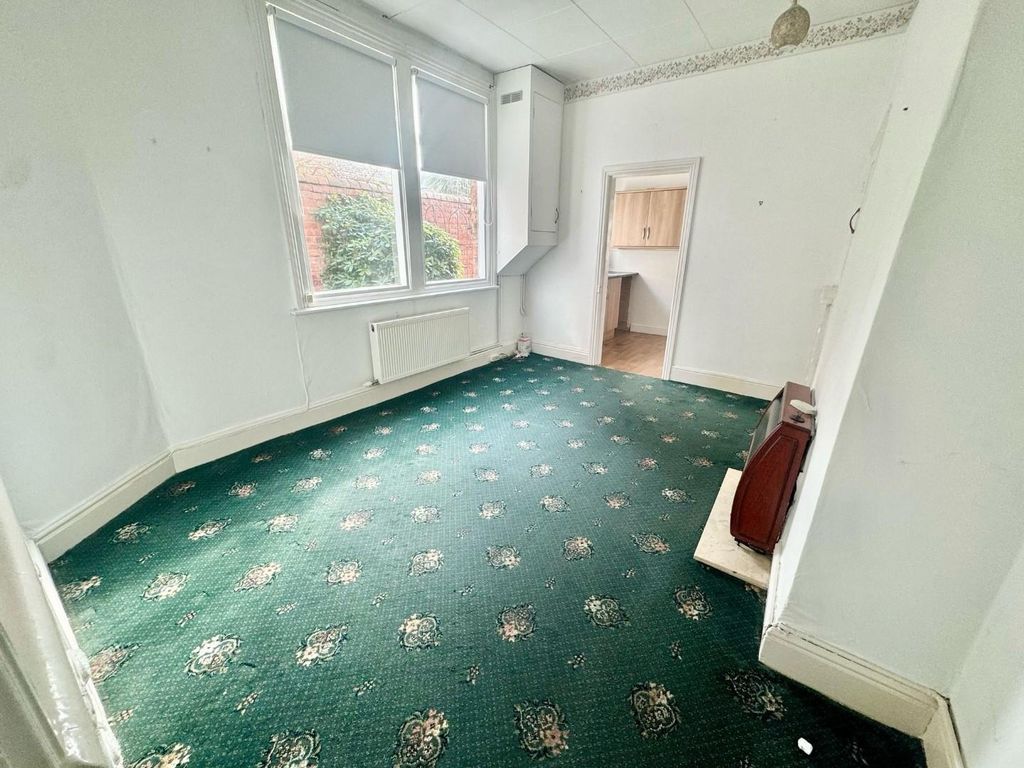 Property photo 3 of 12 Dining Room