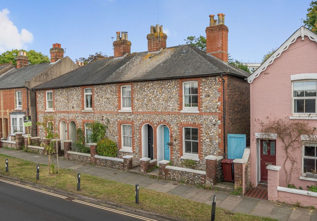 Property photo 1 of 18