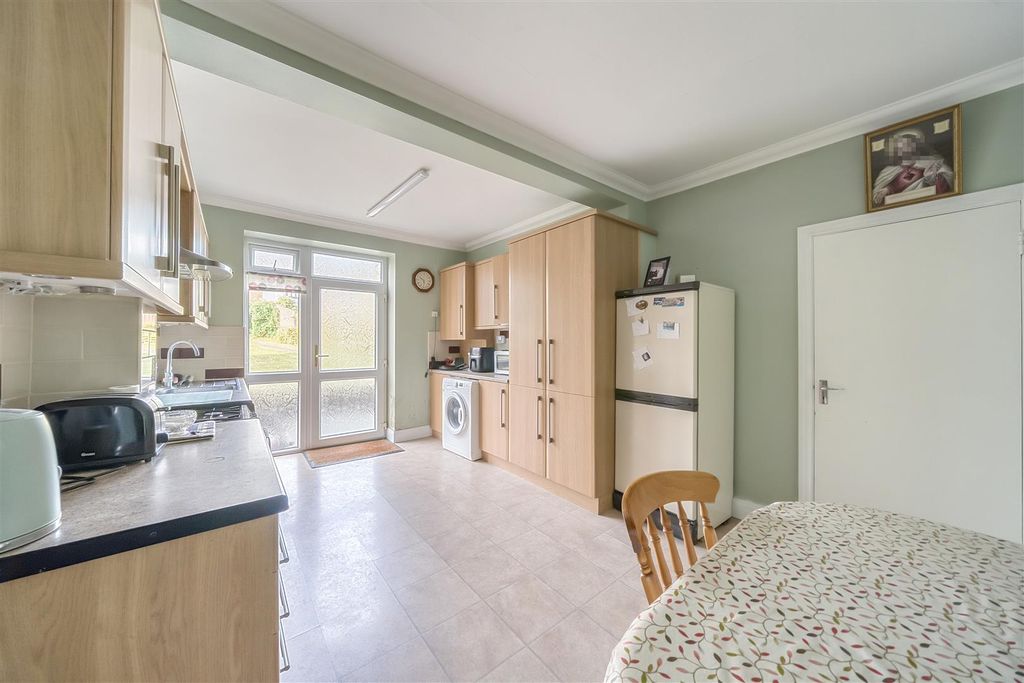 Property photo 3 of 14 Kitchen Breakfast Room.Jpg