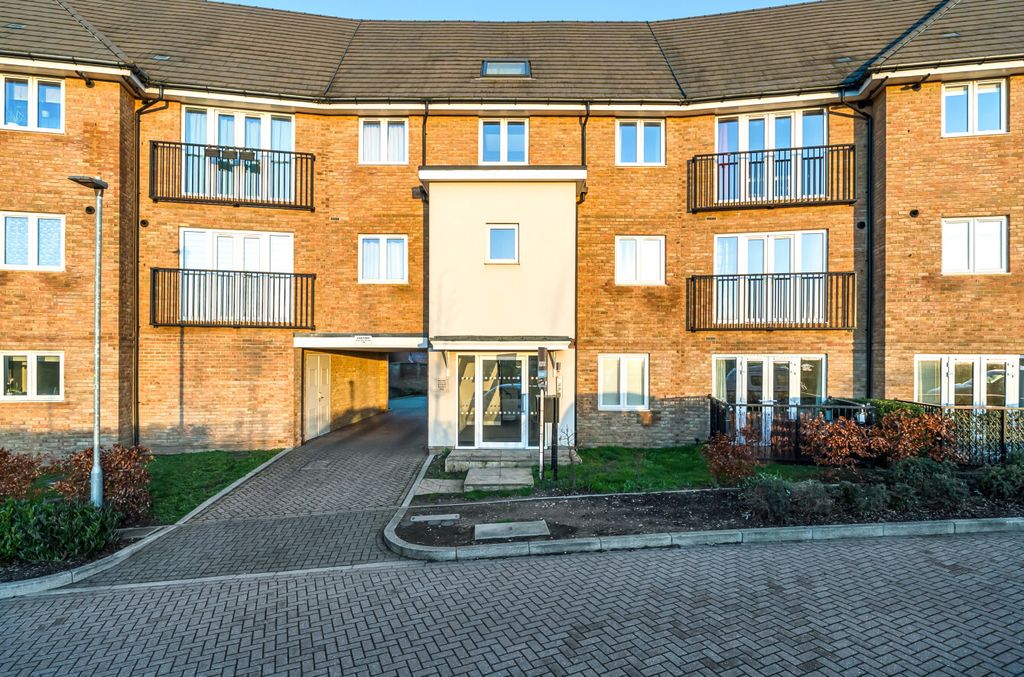 Property photo 1 of 17 1393325-1-69457Bd...