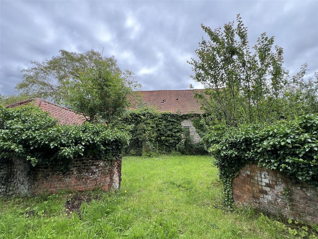Property photo 1 of 2