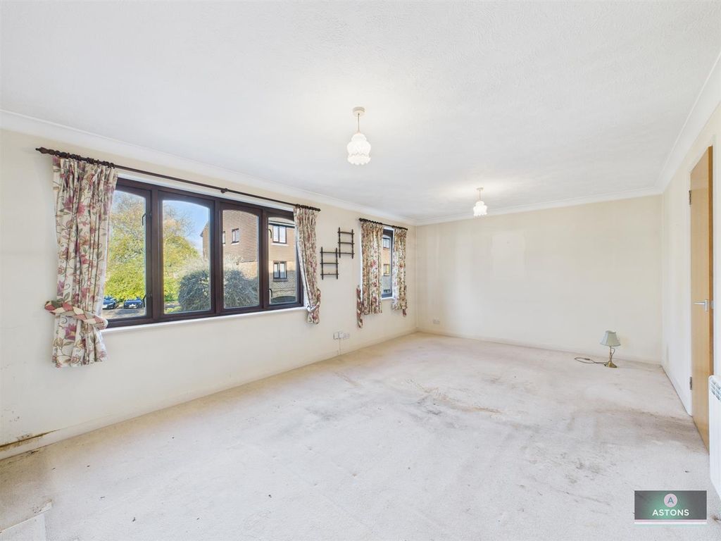 Property photo 3 of 8 Cam04622G0-Pr0118-Still008.Jpg