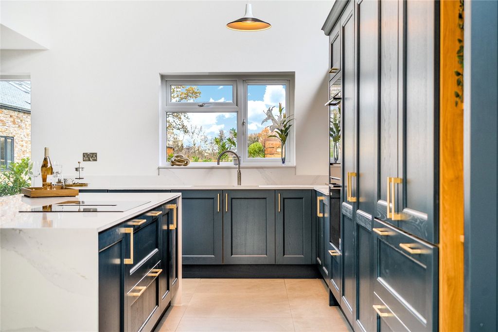 Property photo 2 of 13 Kitchen