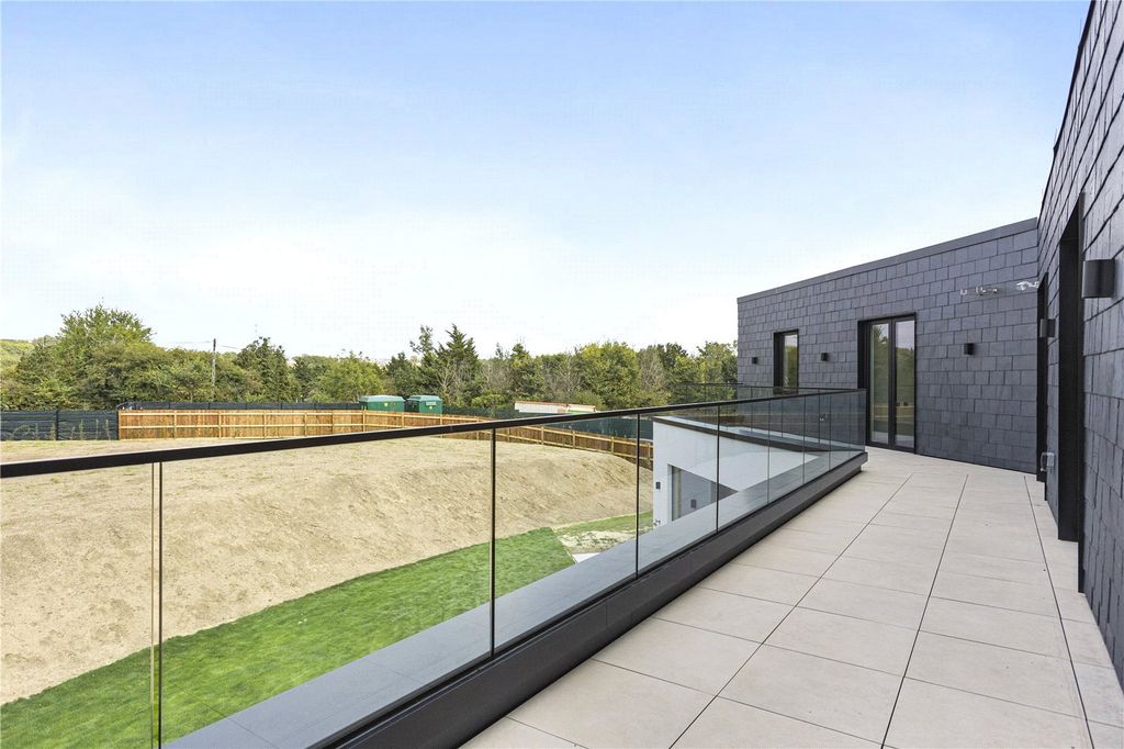 Additional image 41 of 6 bed detached house to rentRosebury Close, Goffs Oak, Waltham Cross, Hertfordshire EN7