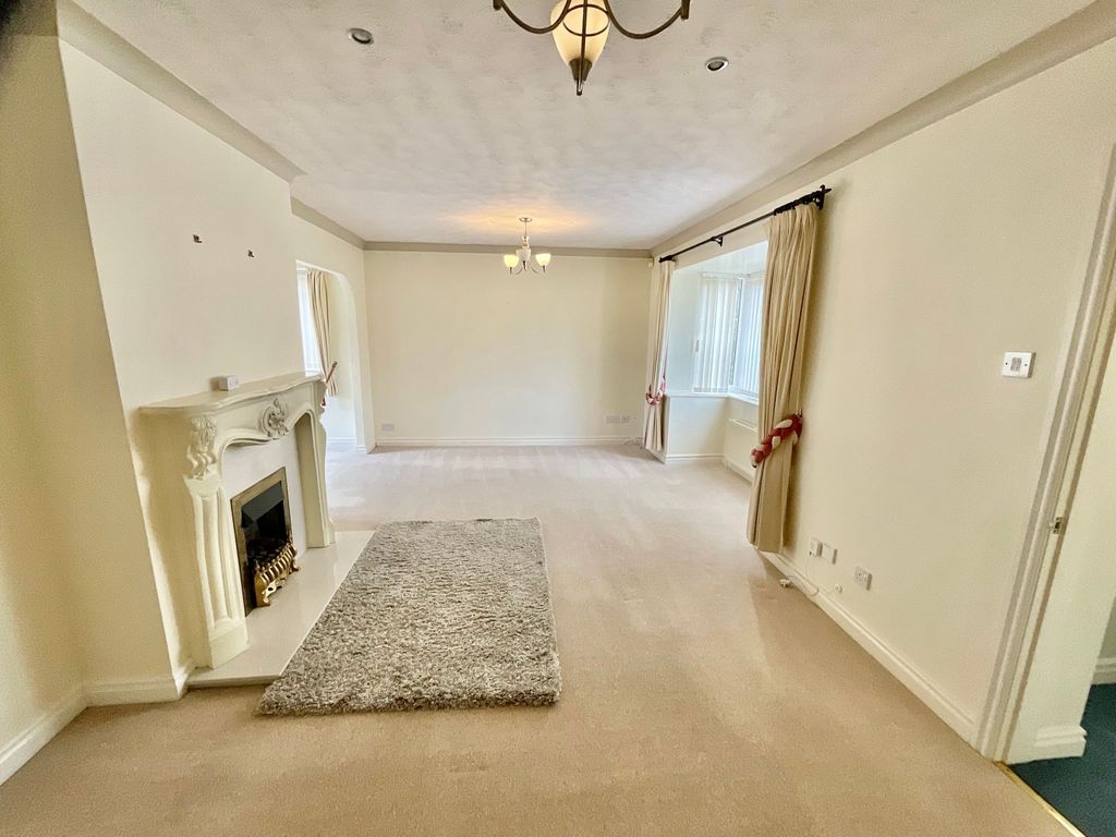 Property photo 2 of 29