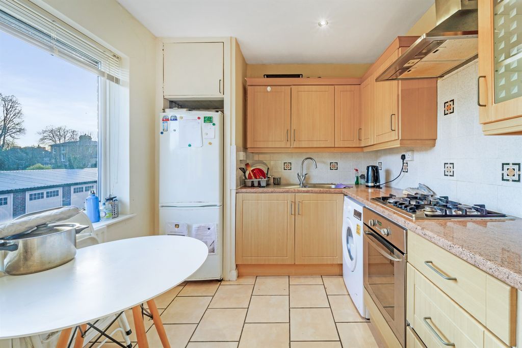 Property photo 2 of 9