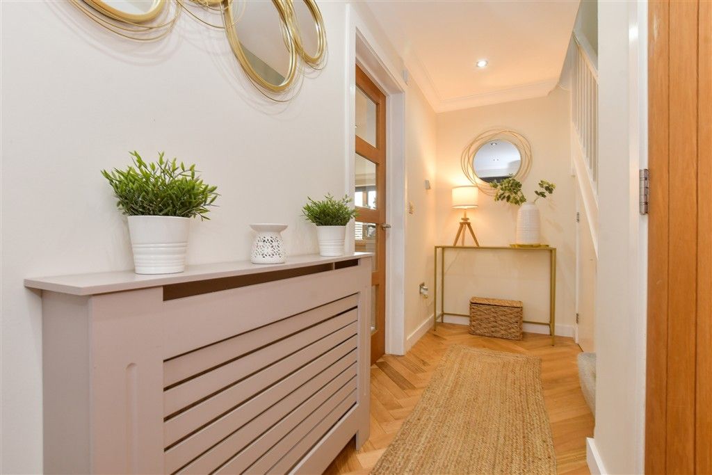 Property photo 3 of 15 Entrance Hall