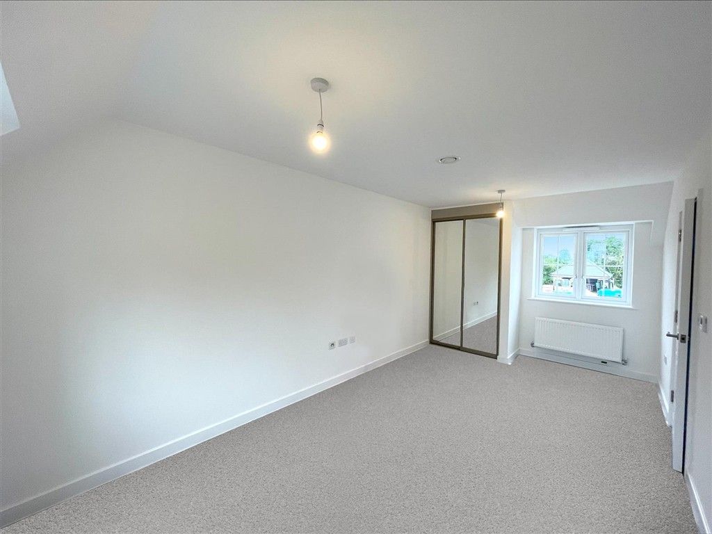 Property photo 2 of 9 Bedroom