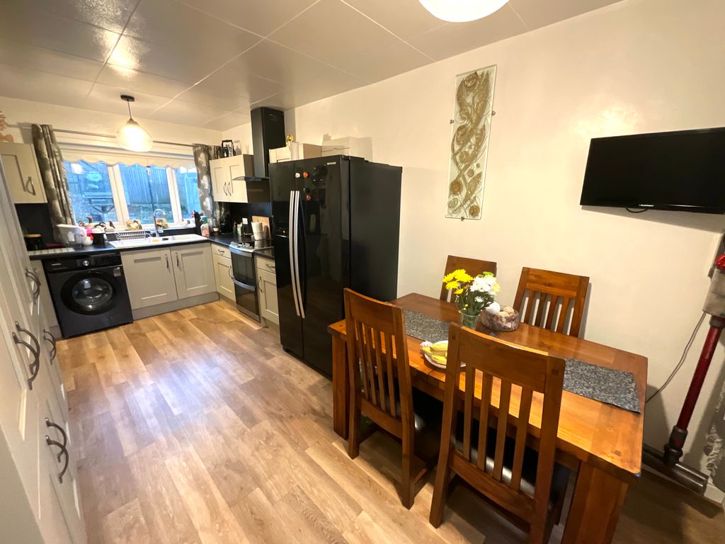 Property photo 3 of 16 Img_3347
