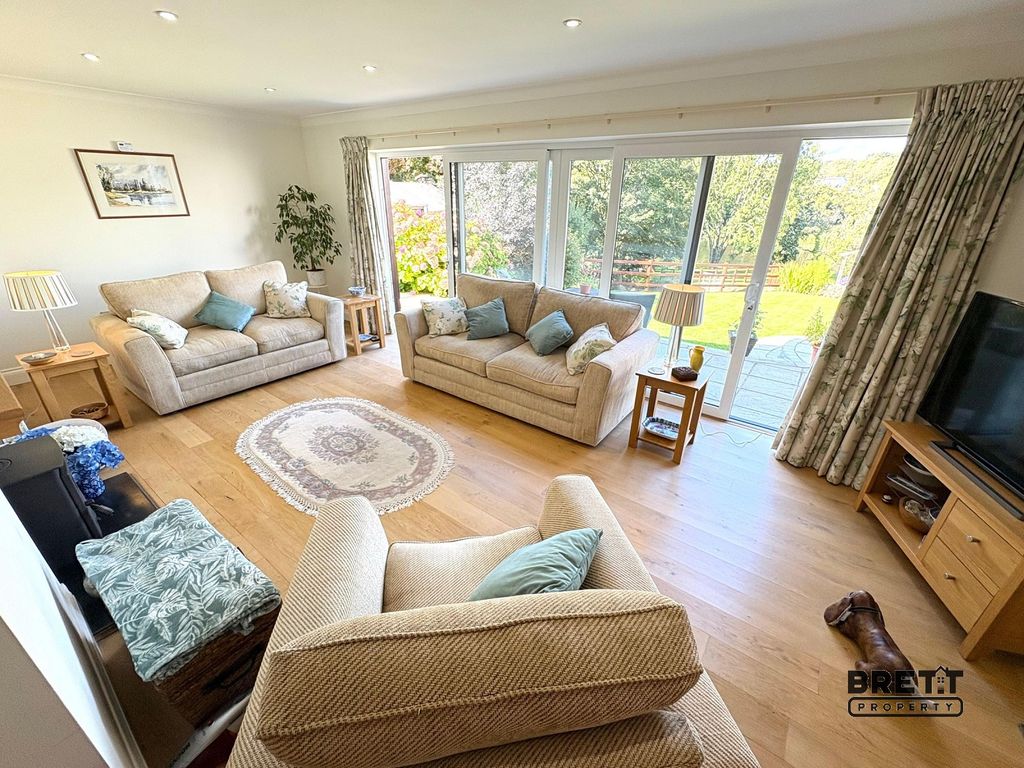 Additional image 4 of 3 bed bungalow for saleWades Close, Holyland Road, Pembroke, Pembrokeshire. SA71