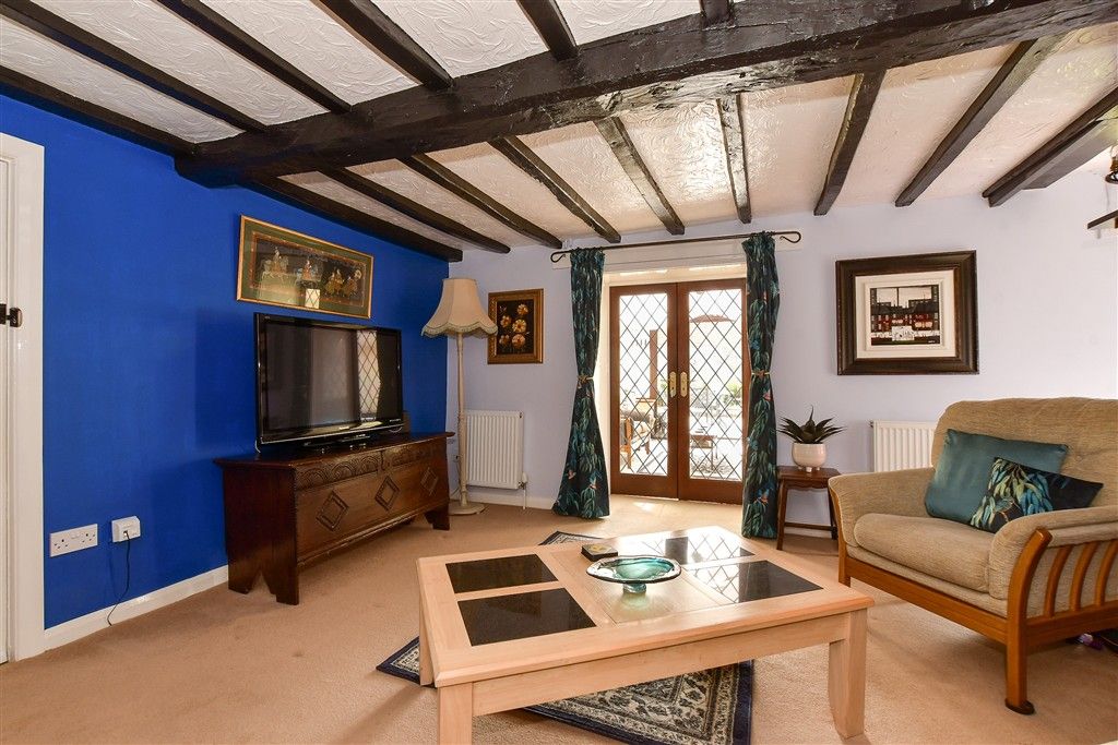 Property photo 1 of 6 Lounge