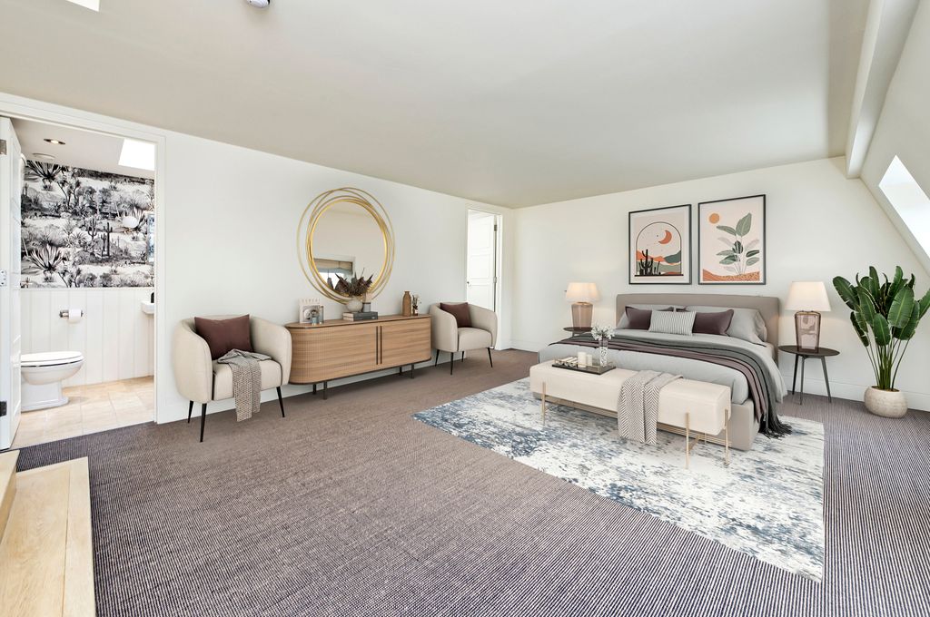 Property photo 3 of 9 Principal Bedroom