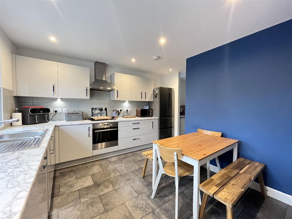 Property photo 2 of 13 Kitchen