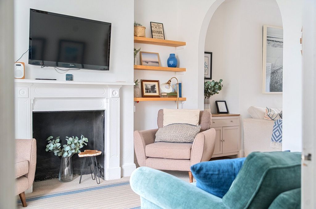 Property photo 3 of 12 Sitting Room