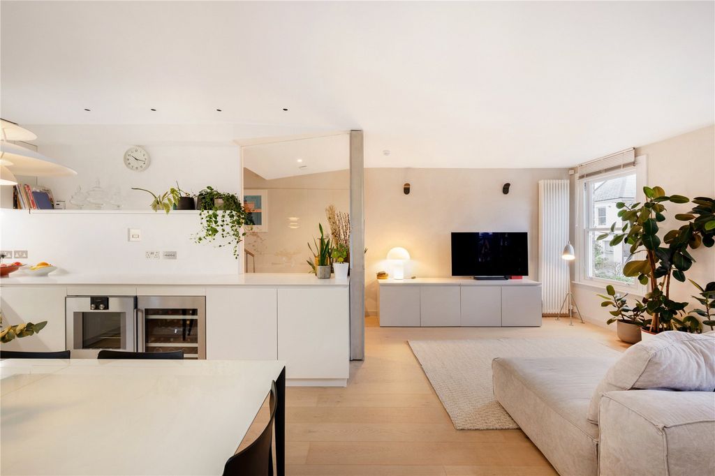 Property photo 1 of 23 Picture No. 10