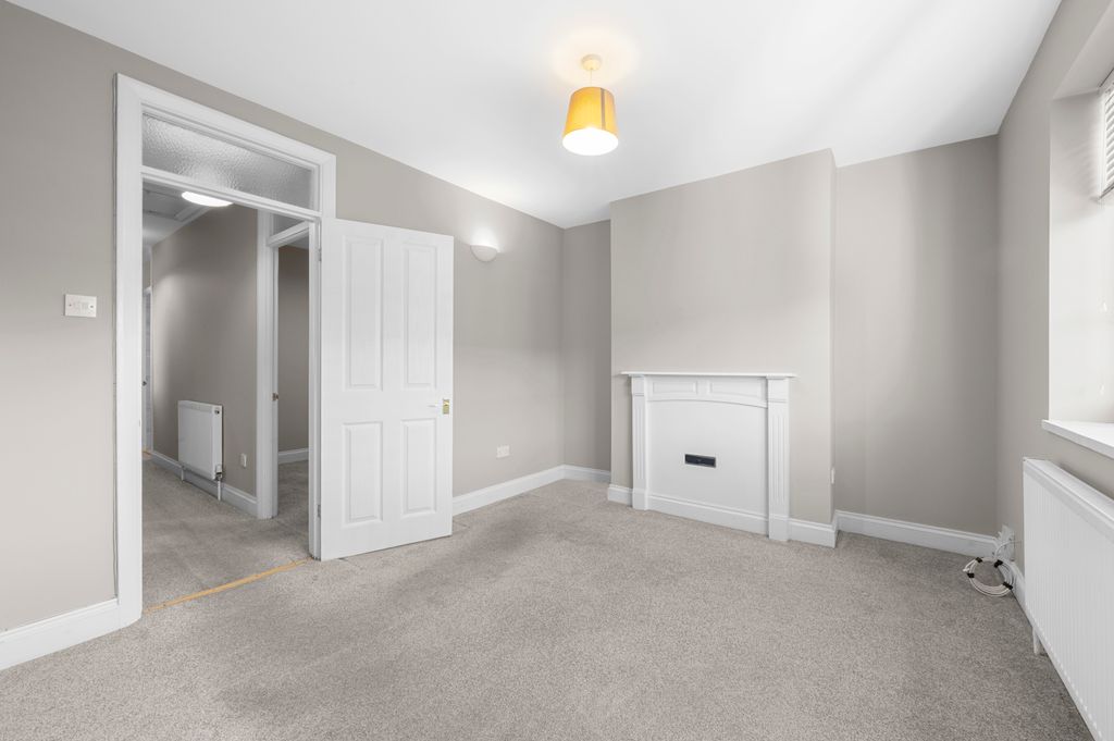 Property photo 2 of 12 Picture No. 11