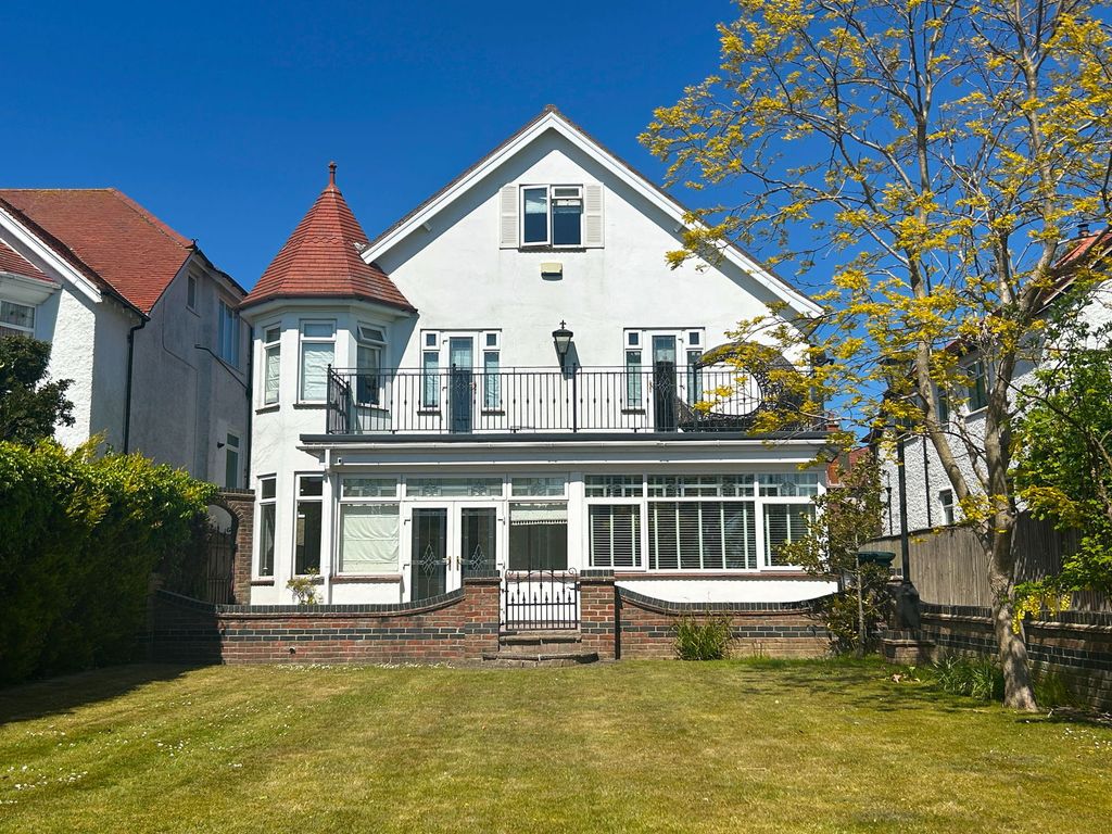 Property photo 1 of 31