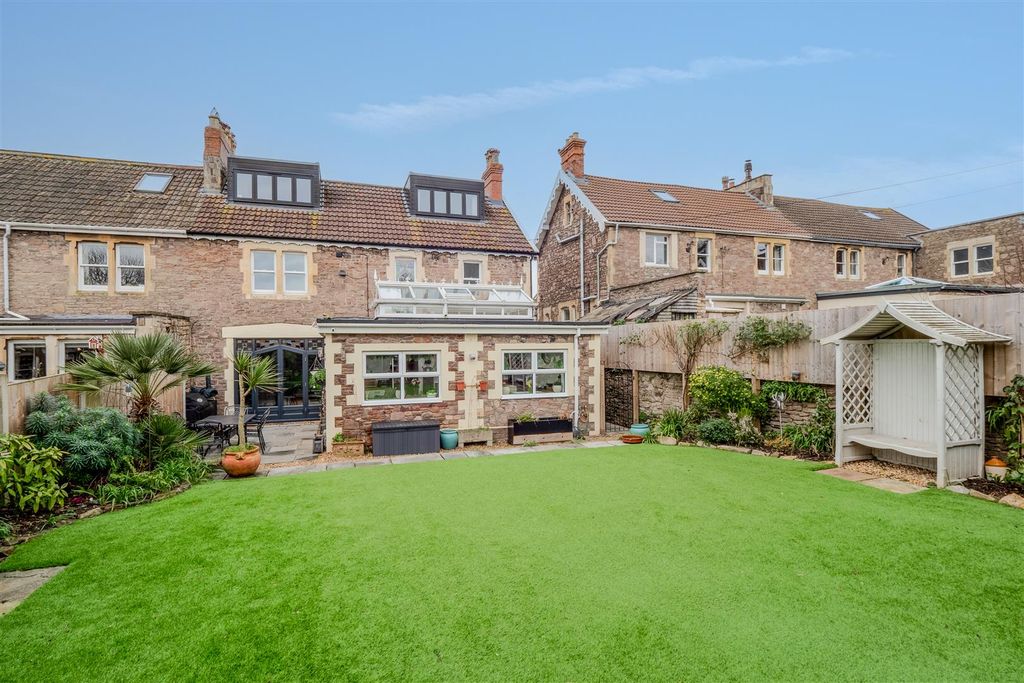 Property photo 3 of 24