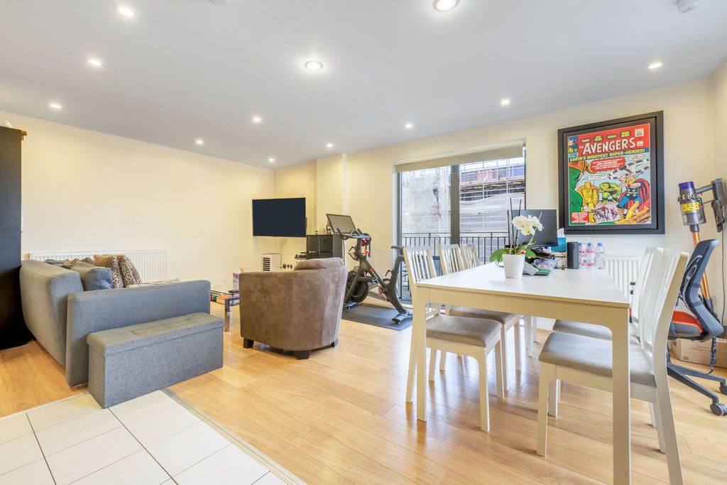 Property photo 3 of 9