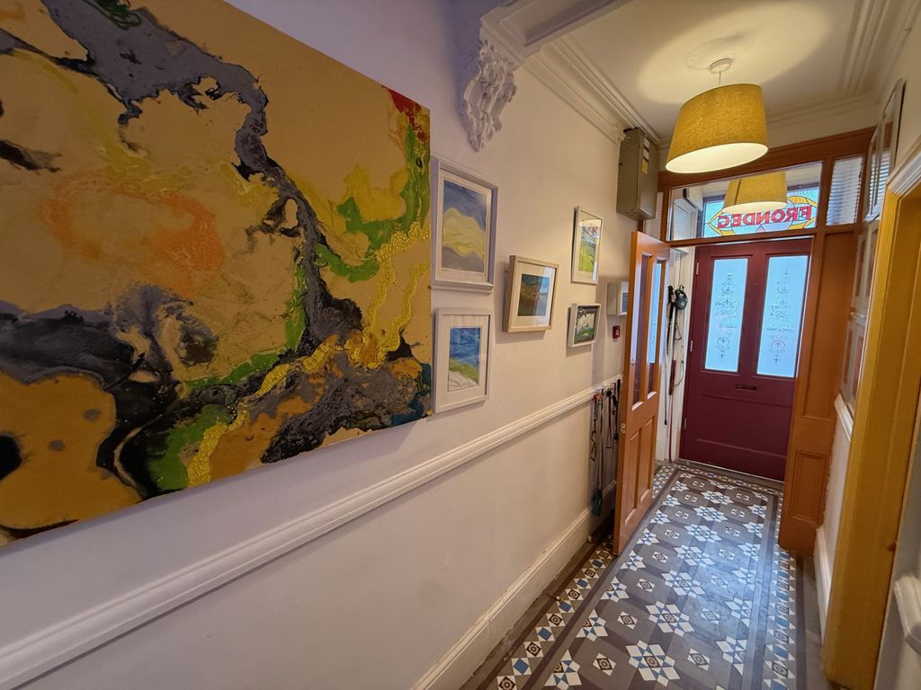 Property photo 2 of 33 Gallery