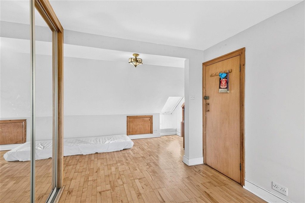 Property photo 3 of 12 Bedroom 3