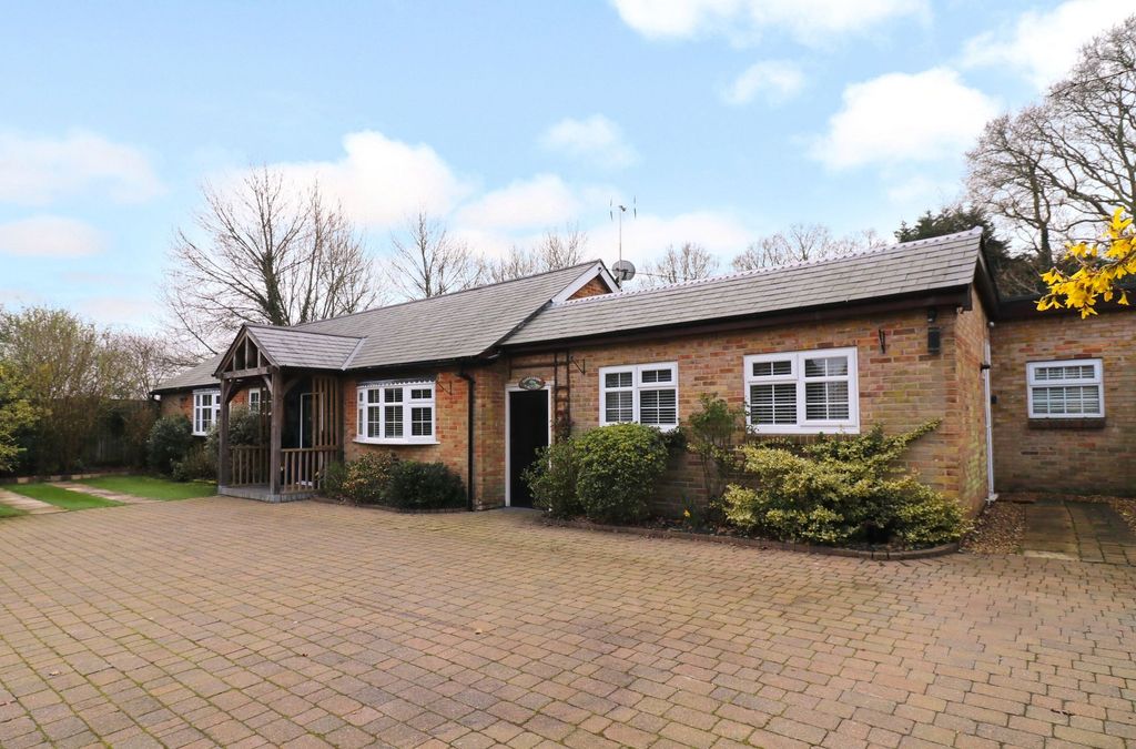 Property photo 1 of 29