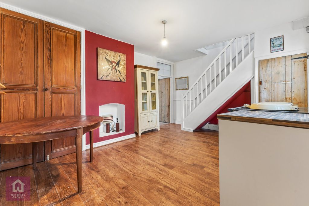 Property photo 3 of 18 Picture 3