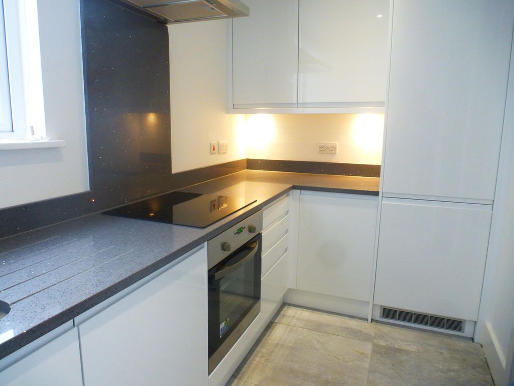 Property photo 2 of 5 Kitchen