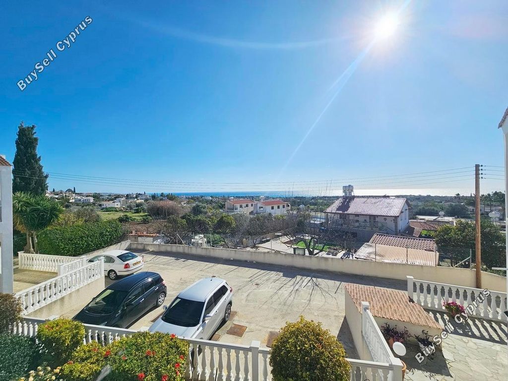 Property photo 3 of 31