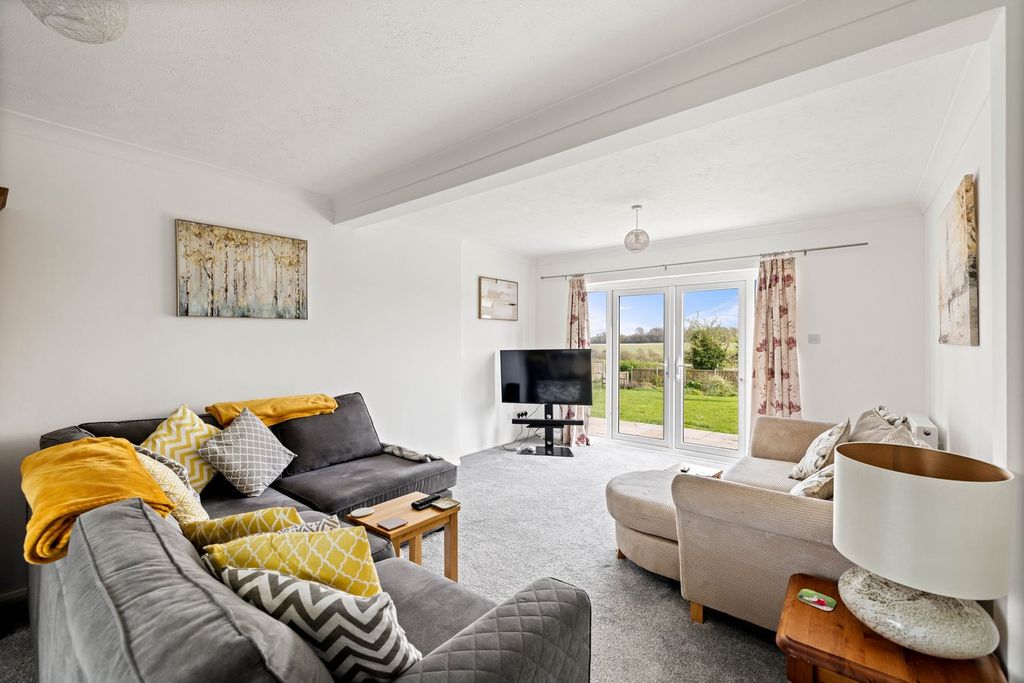 Property photo 2 of 22