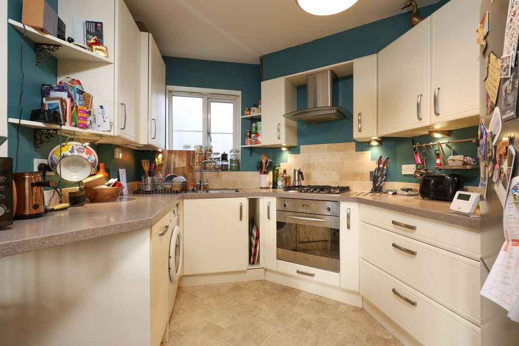 Property photo 3 of 9