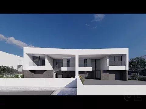 Property photo 2 of 114