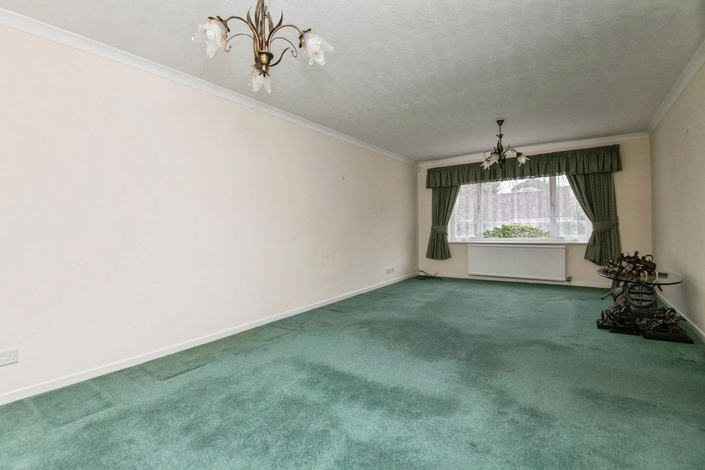 Property photo 2 of 17 Living Room
