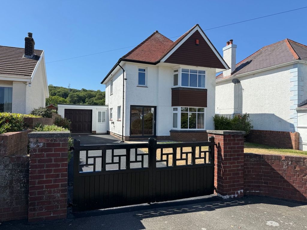 Property photo 1 of 50