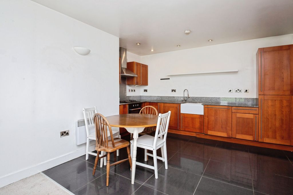 Property photo 3 of 14 Kitchen