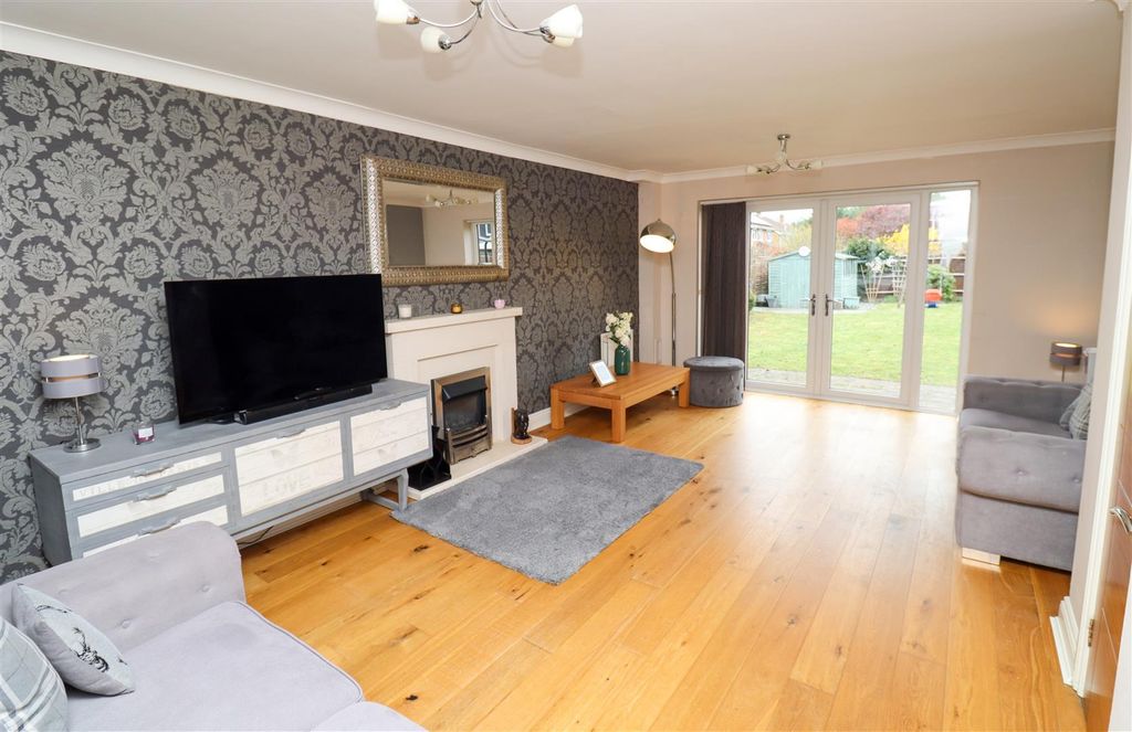 Property photo 2 of 26 Living Room