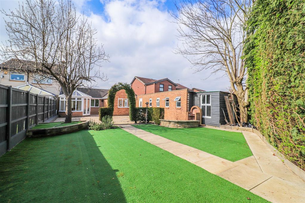 Property photo 2 of 15